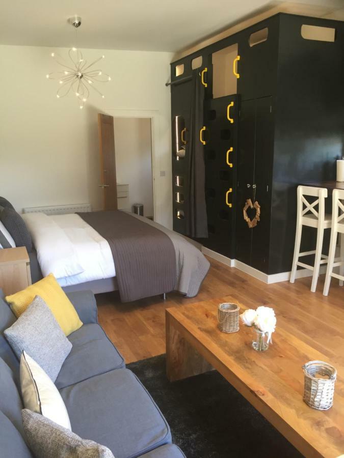 Willow Court Farm Studio South & Petting Farm, 8 Mins From Legoland & Windsor, 15 Mins From Lapland Uk Zewnętrze zdjęcie