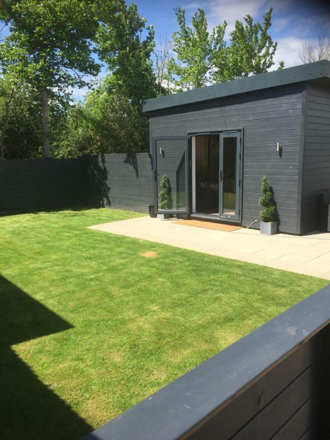 Willow Court Farm Studio South & Petting Farm, 8 Mins From Legoland & Windsor, 15 Mins From Lapland Uk Zewnętrze zdjęcie
